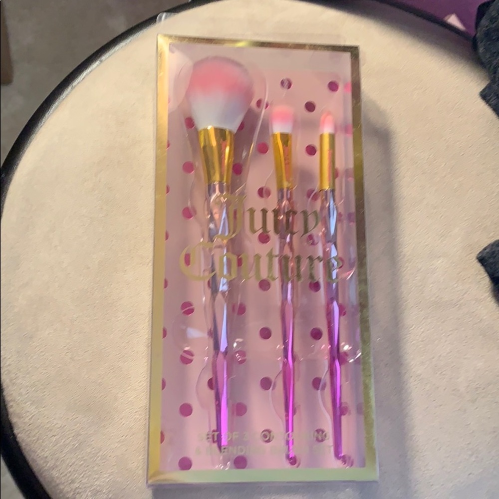 Juicy couture blending brush set